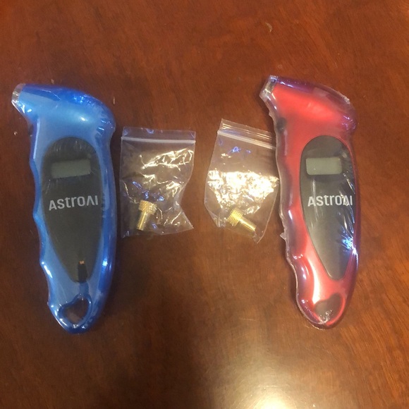New Pack of 2 AstroAI Digital Tire Pressure Gauge 150 PSI for Car Truck Bicycle - Picture 2 of 7